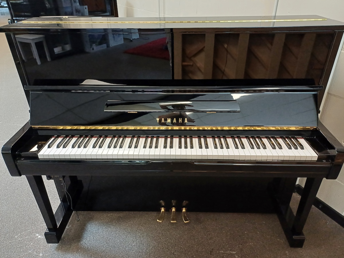 Yamaha piano U100 met silent systeem